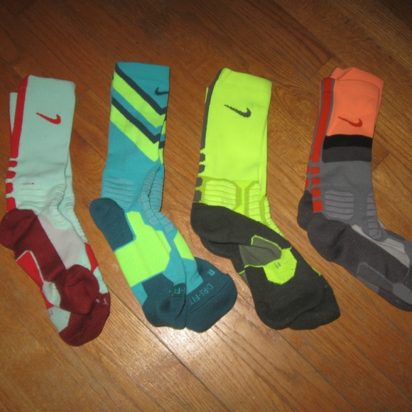 Men's Nike Elite Socks Lot of 4 Pairs Men's Nike Elite Socks Lot of 4 Pairs